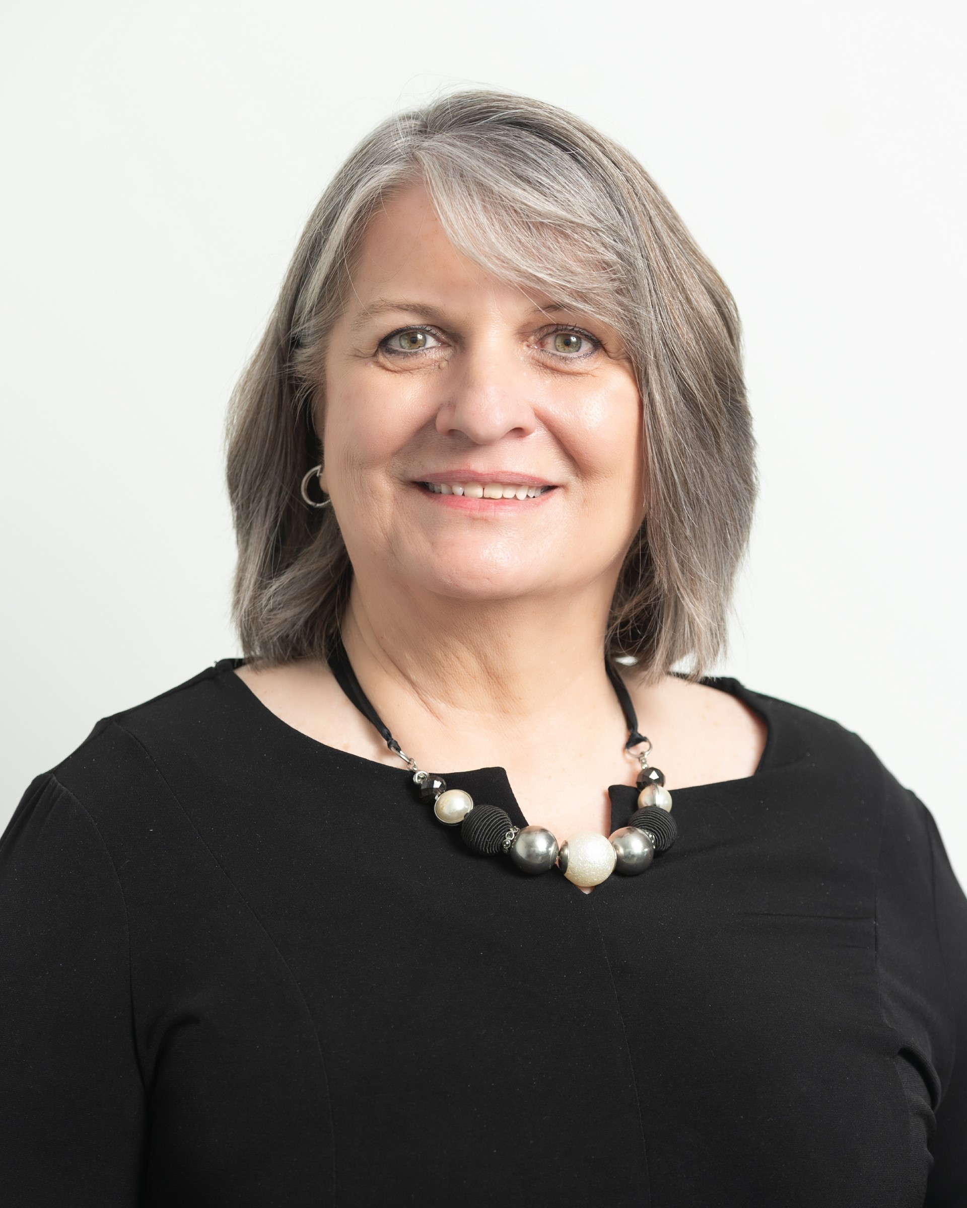 Sharon Hopkins wins and Voinovich Faculty and Staff Leadership Award